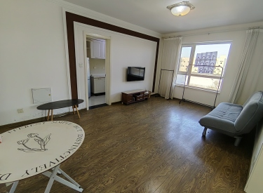 奥体核心地铁上次新二室送10平落地阳台