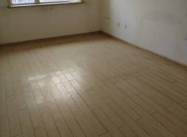 近地铁，繁华商圈，绿化率高，满五年，采光好，次新楼