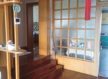 华明小区128平急售(赠送阁楼)