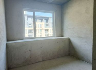 中金樾府 3室2厅2卫 清水