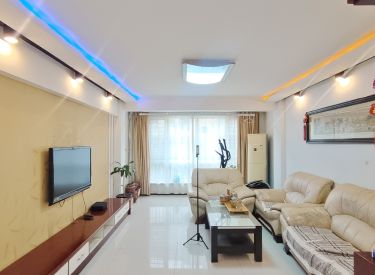 御龙湾 3室2厅1卫 精装