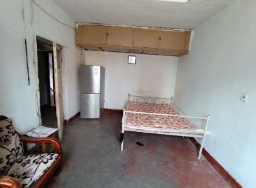 东胜小区 1室1厅1卫 清水