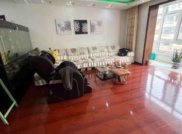 丁香苑 4室2厅2卫 婚装