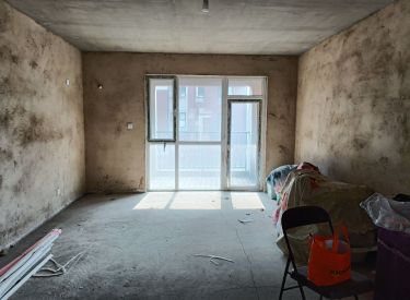 融创海逸长州 3室2厅2卫 清水