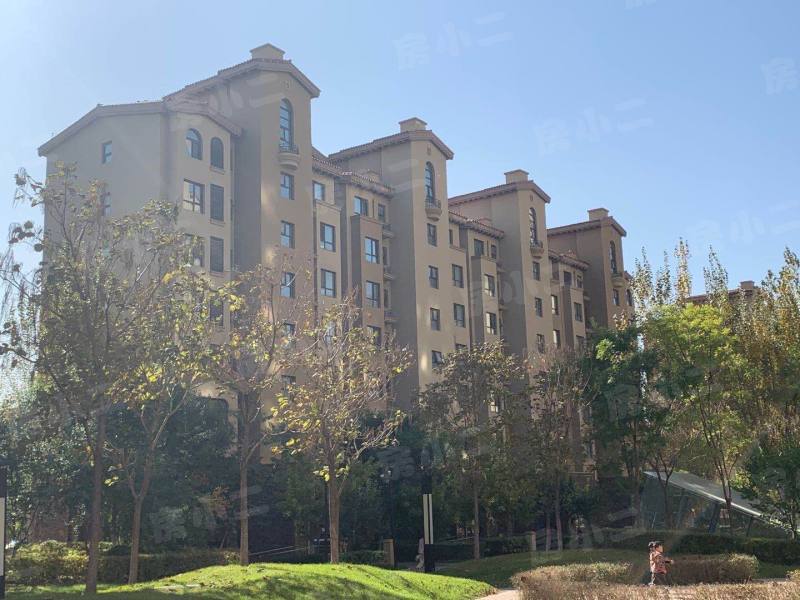 荣盛香缇澜山二期园区图片