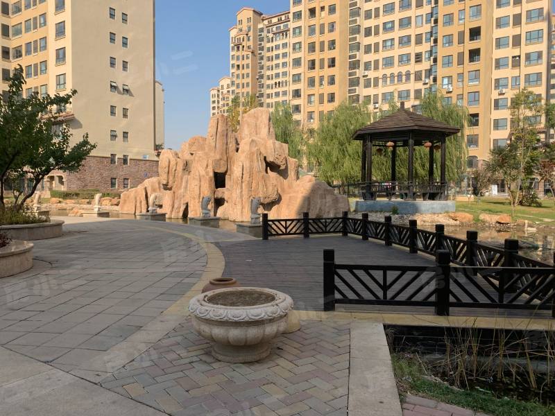 荣盛香缇澜山二期园区图片