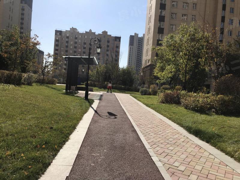 孔雀城英国宫1期园区图片