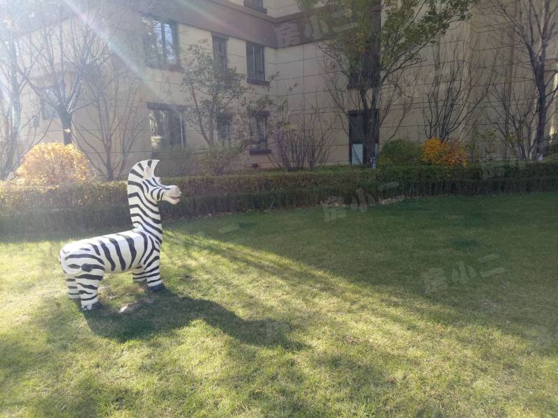 中铁香湖园区图片