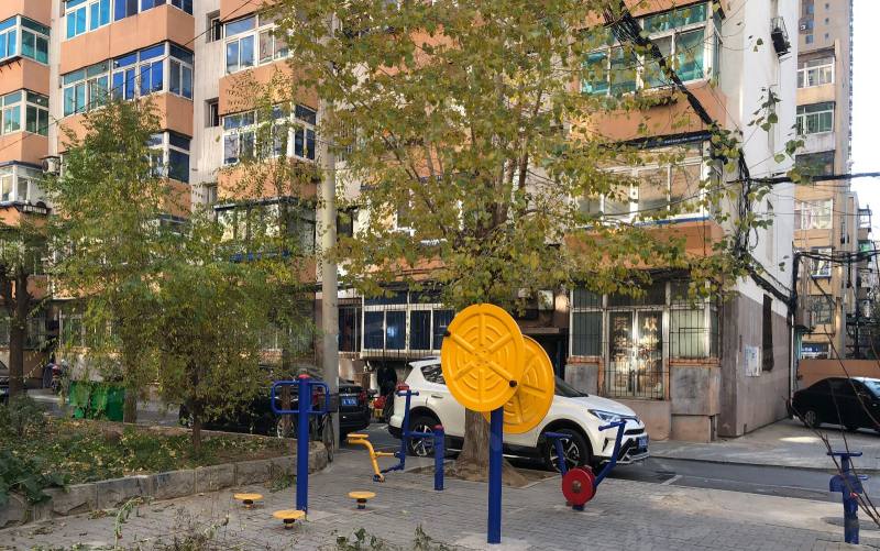 泾河小区园区图片