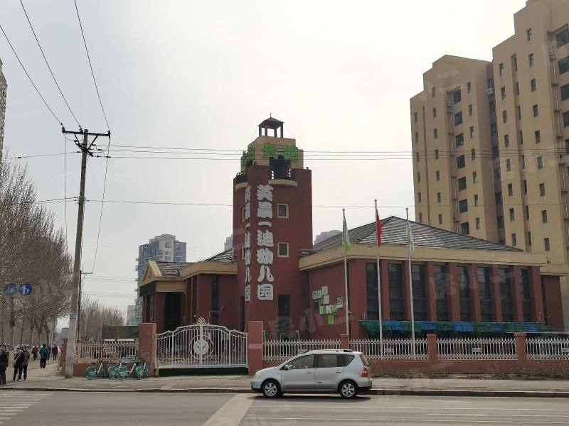 瑞士风情小镇三期铂邸园区图片
