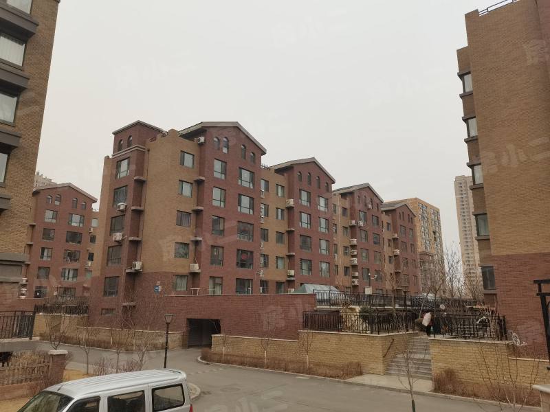 瑞士风情小镇三期铂邸园区图片