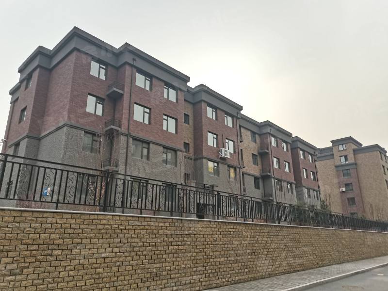 瑞士风情小镇三期铂邸园区图片