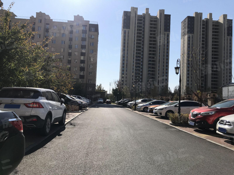 孔雀城英国宫1期园区图片