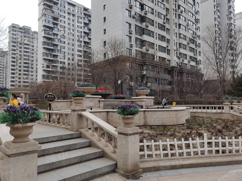 依云首府园区图片