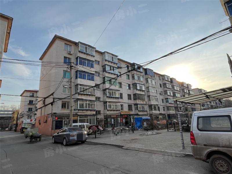 靓马新村园区图片