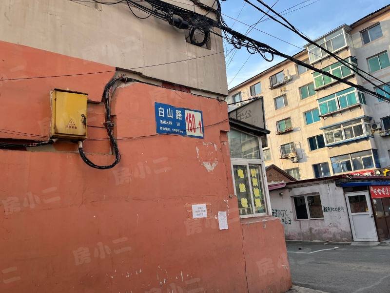 靓马新村园区图片