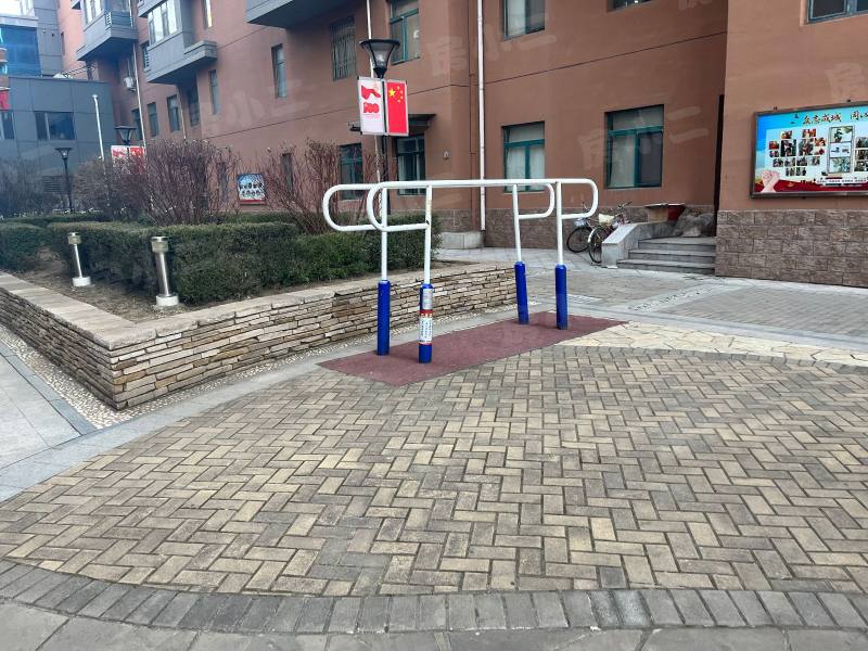 泊岸华庭园区图片