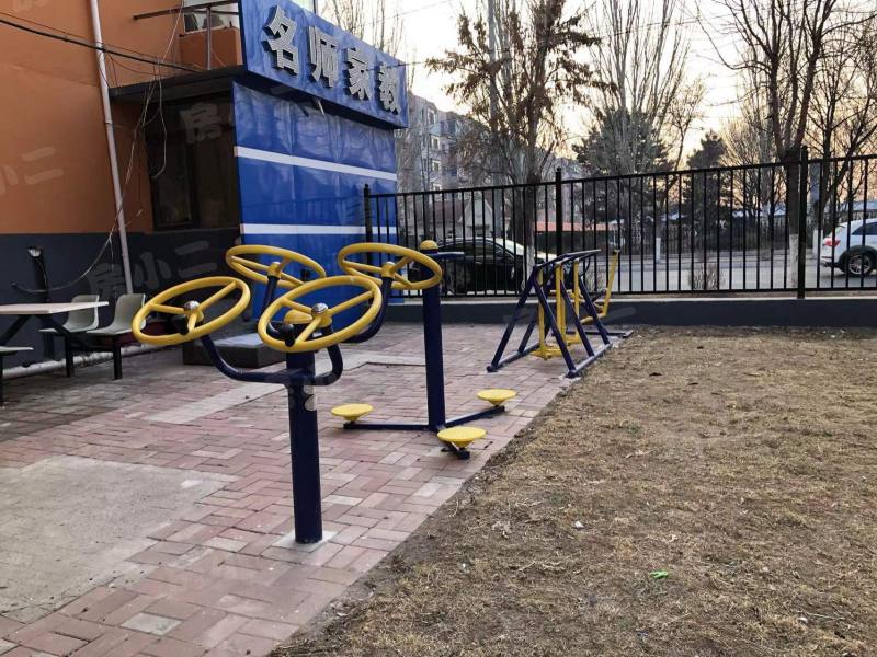 金山三小区园区图片