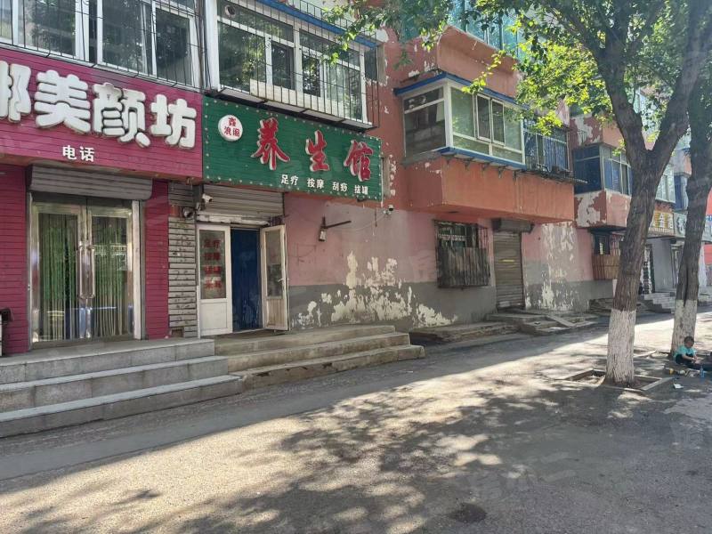于洪南里小区园区图片