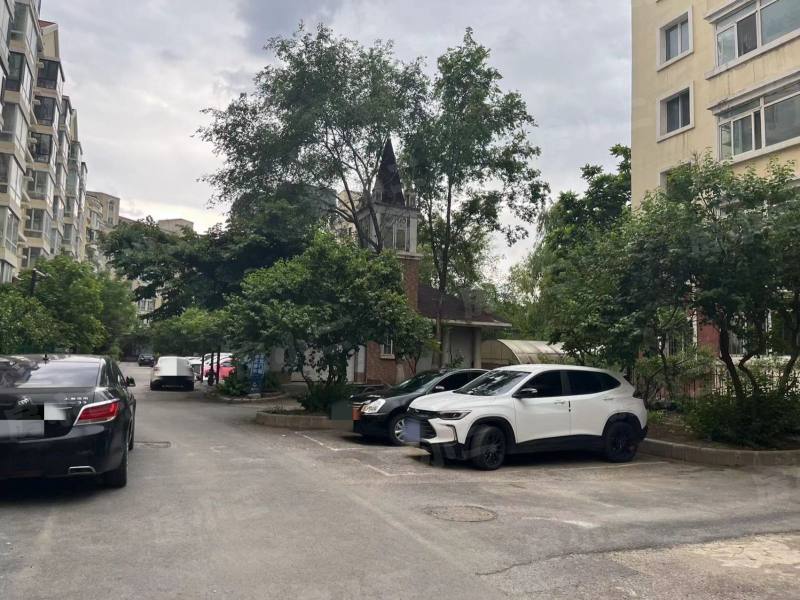 亚泰国际花园园区图片