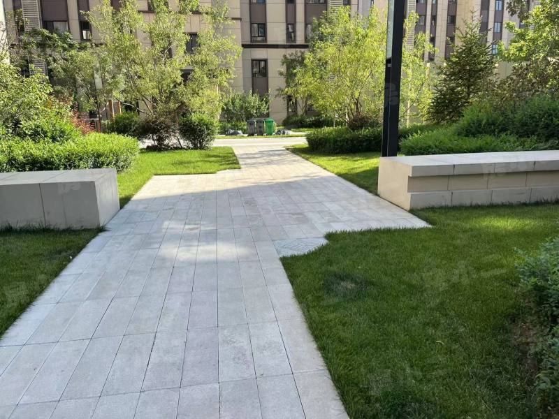 万科翡翠臻园园区图片