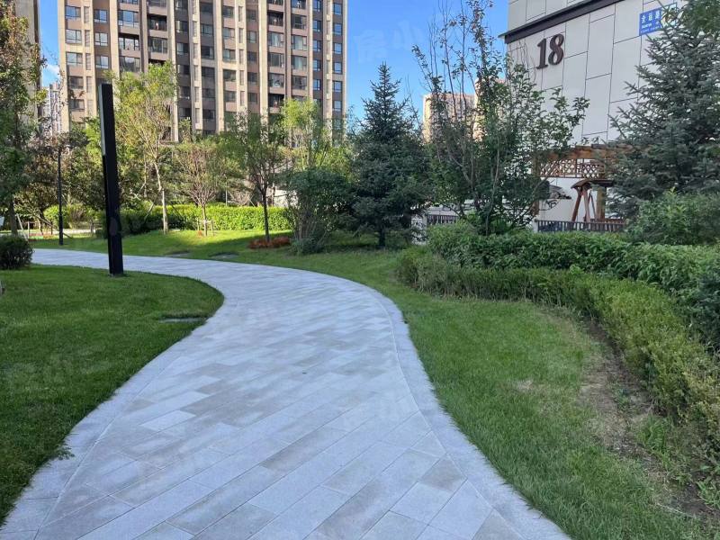 万科翡翠臻园园区图片