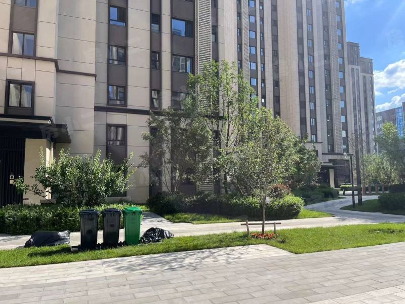 万科翡翠臻园园区图片