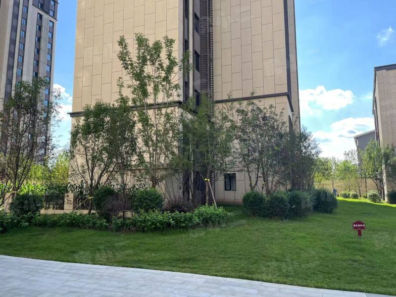 万科翡翠臻园园区图片