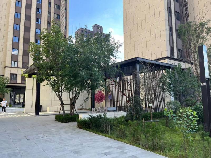 万科翡翠臻园园区图片