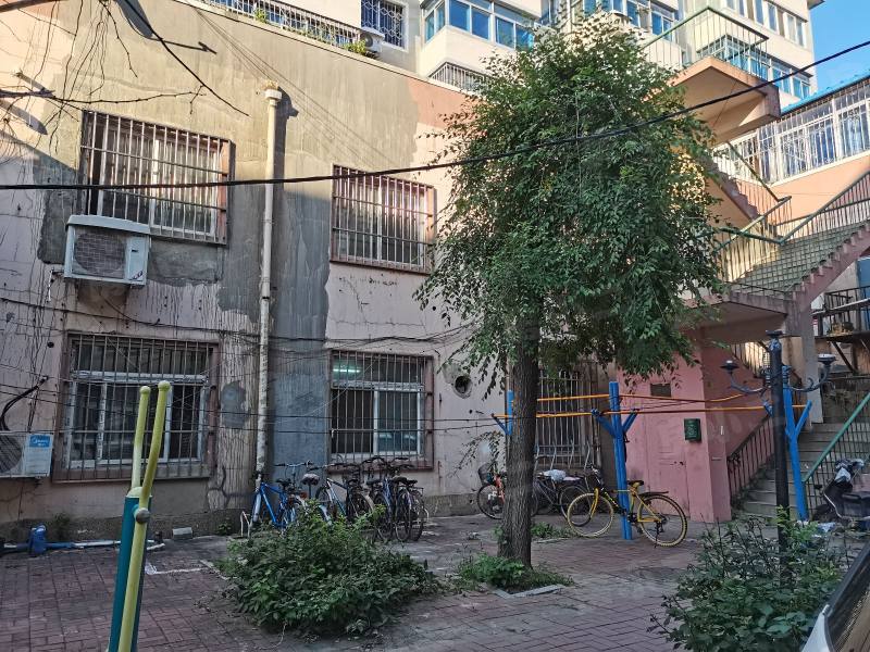 华宁小区园区图片
