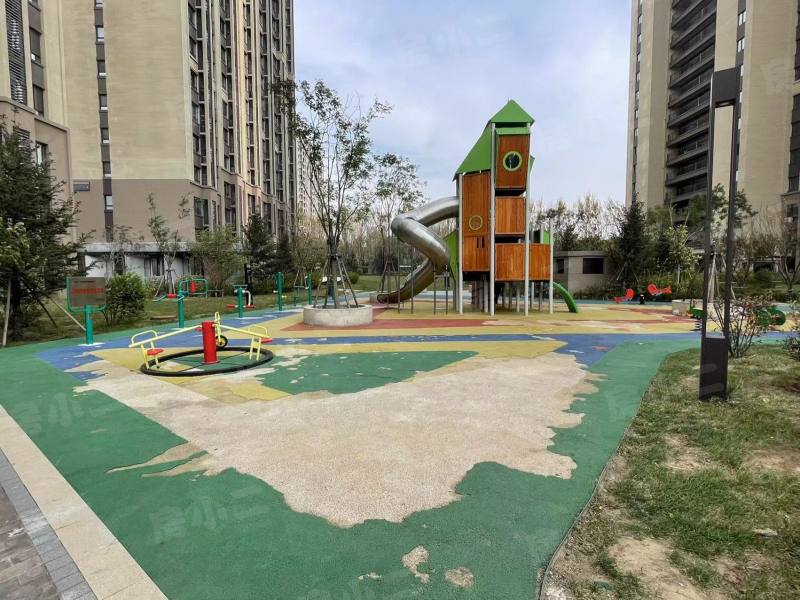 孔雀城新京学府园区图片