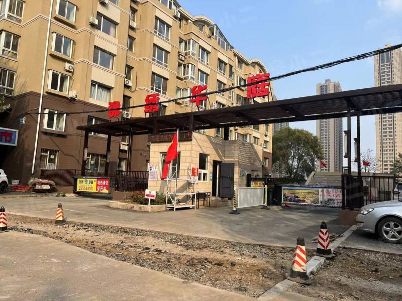 24�13元/㎡恒大翡翠华庭大东区轩兴二路1号高层建筑年代:2013年金碧