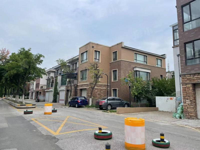 泰盈九如溪谷别墅园区图片