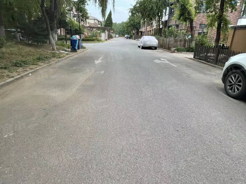 泰盈九如溪谷别墅园区图片