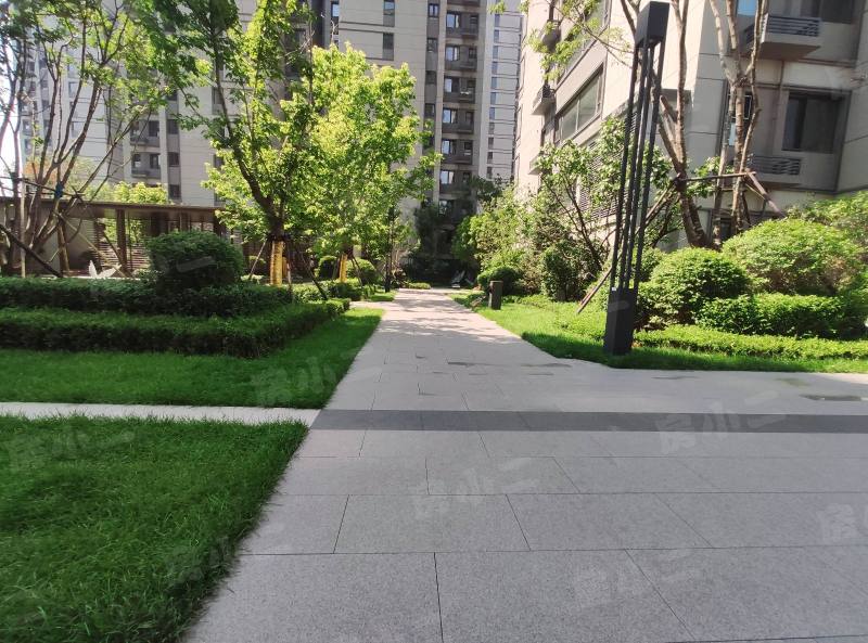 华润润樾府园区图片
