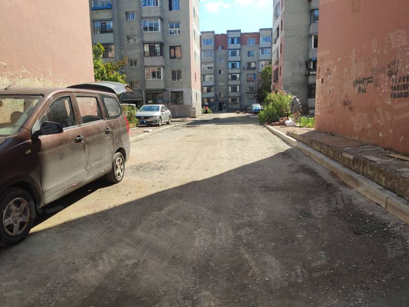 李石三期回迁楼园区图片