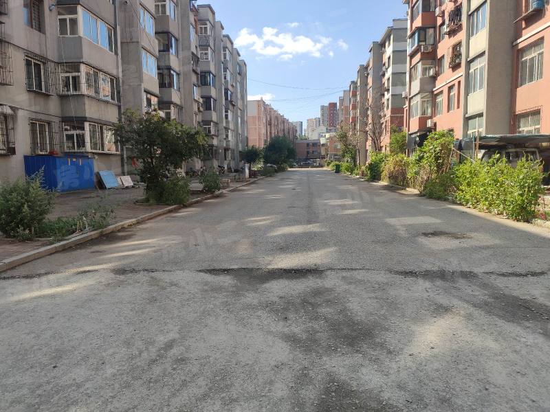 李石四期回迁楼园区图片