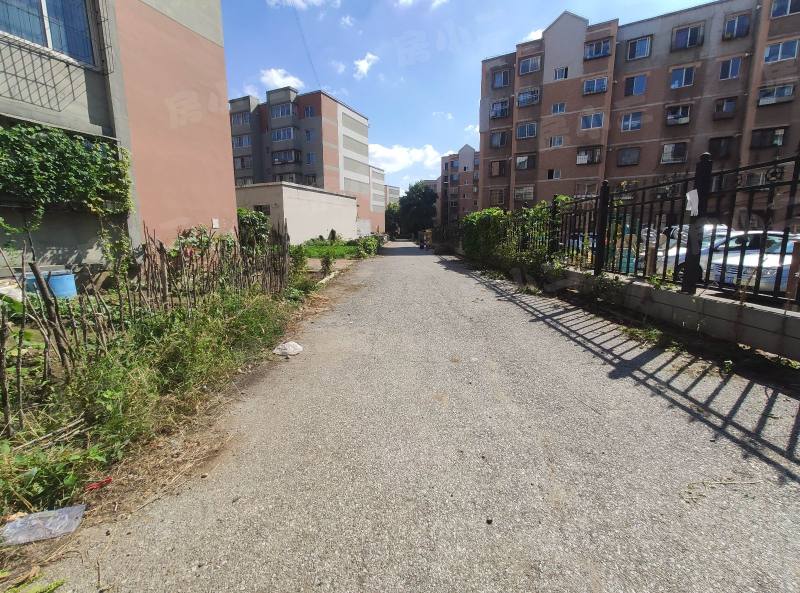 李石四期回迁楼园区图片