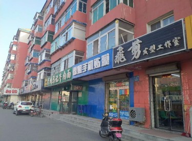 (出售)地铁口旁，纯一层，单价低，77平，115万