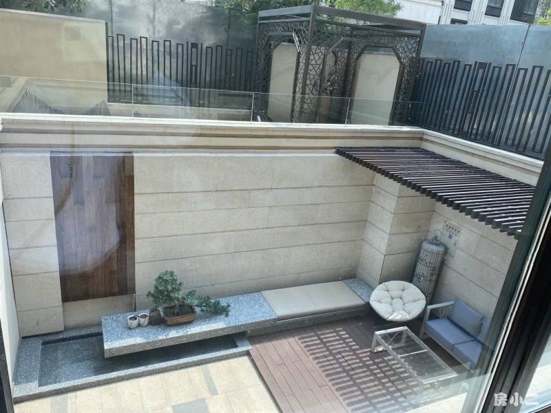 电梯洋房 一楼带下沉式地下室 带花园 加赠送实得280平