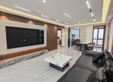 三盛颐景蓝湾 4室2厅2卫 豪华装修