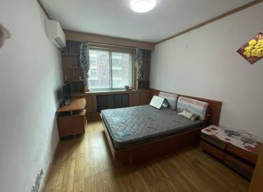 地铁口学区4楼南北通透一室一厅