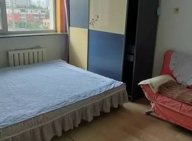 楼下就是公交站