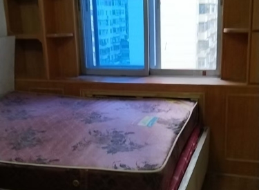 中街附近，地铁口三室出租