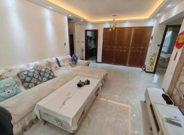 屋里干净整洁，家电齐全