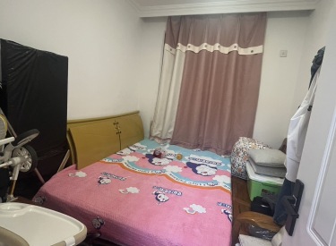 地铁口次新房，两室精装家电全拎包入住